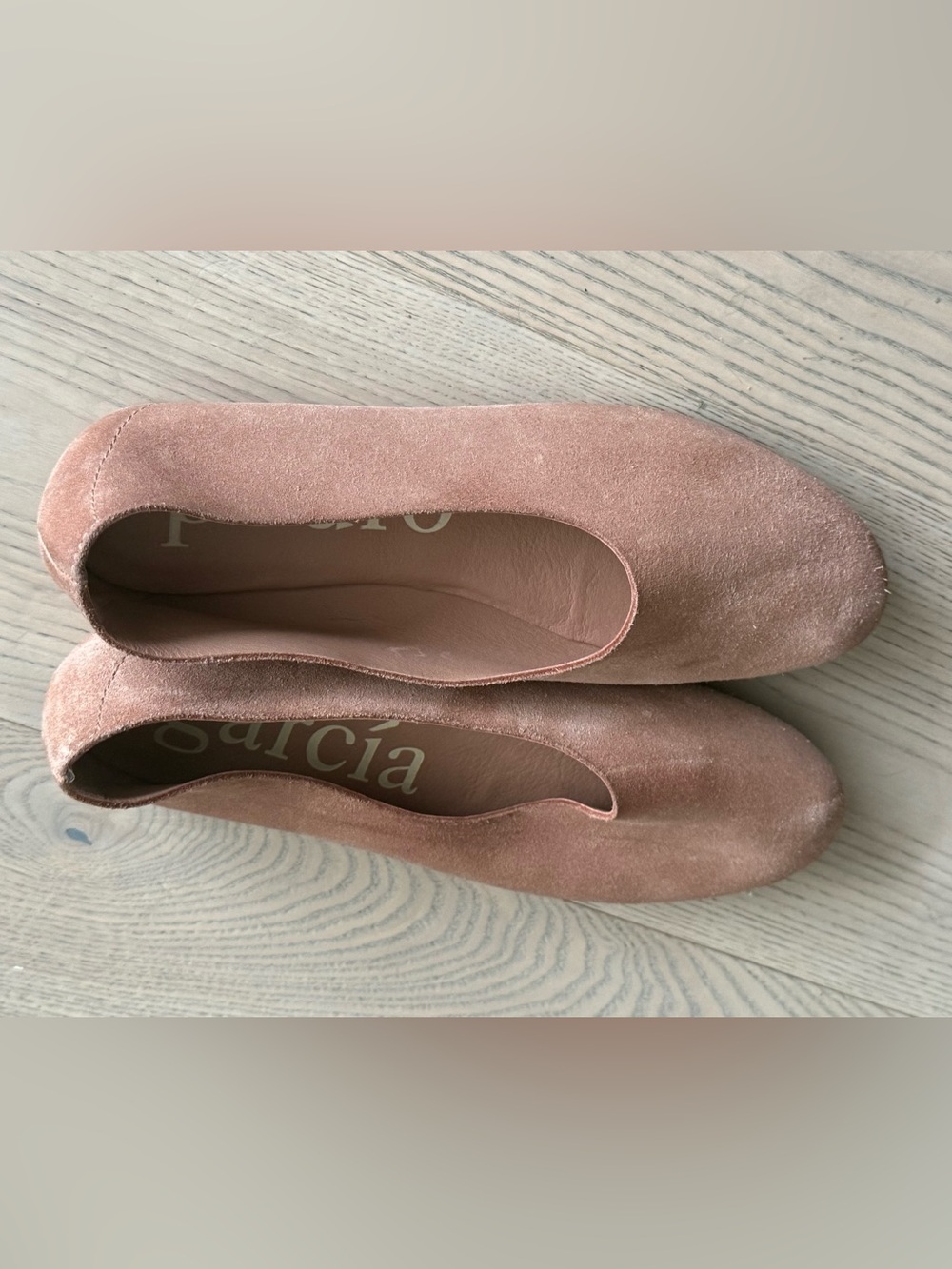 • PEDRO GARCIA • Almudena Flat In Macaron Castoro •